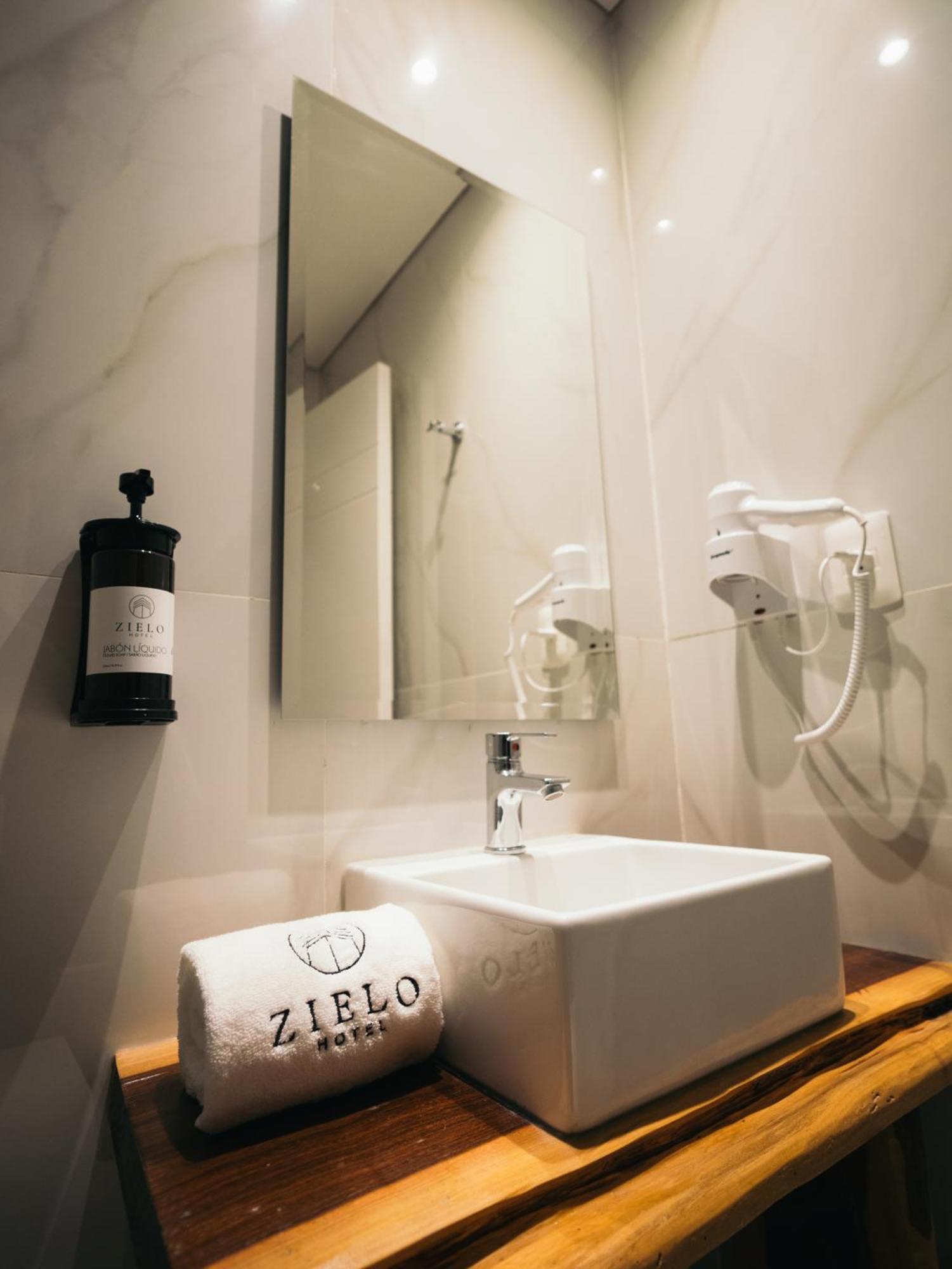 אסונסיון Zielo Hotel מראה חיצוני תמונה